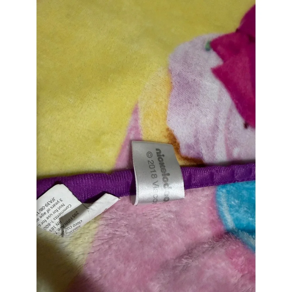 JoJo Siwa Nickelodeon Pink Plush Throw Blanket Cupcake Bows Super Cute 2018